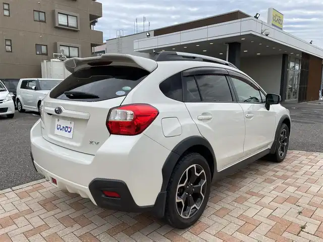 スバル インプレッサ ＸＶ 新潟県 2015(平27)年 10.1万km クリスタルホワイトP (株)IDOMが運営する【じしゃロン新潟店】の自社ローン専用車両になります。/こちらは現金またはオートローンご利用時の価格です。自社ローンご希望の方は別途その旨お申付け下さい/４WD/純正7インチSDナビ/アイサイト/フルセグTV視聴可能（走行中視聴不可）/CD/DVD/AM/FM再生可能/Bluetooth/USB接続可能/ETC/クルーズコントロール（追従走行可能）/パドルシフト/レーンキープアシスト/横滑り防止装置/パワーシート（D席＋N席）/バックカメラ/電動格納ウィンカーミラー/スマートキー/スペアキー