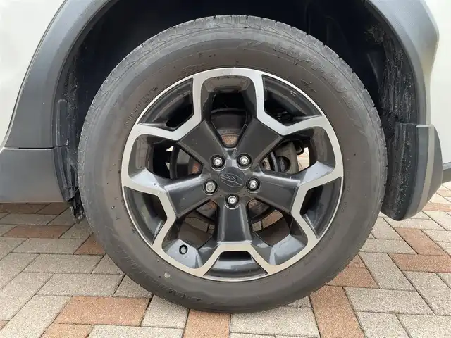 スバル インプレッサ ＸＶ 新潟県 2015(平27)年 10.1万km クリスタルホワイトP (株)IDOMが運営する【じしゃロン新潟店】の自社ローン専用車両になります。/こちらは現金またはオートローンご利用時の価格です。自社ローンご希望の方は別途その旨お申付け下さい/４WD/純正7インチSDナビ/アイサイト/フルセグTV視聴可能（走行中視聴不可）/CD/DVD/AM/FM再生可能/Bluetooth/USB接続可能/ETC/クルーズコントロール（追従走行可能）/パドルシフト/レーンキープアシスト/横滑り防止装置/パワーシート（D席＋N席）/バックカメラ/電動格納ウィンカーミラー/スマートキー/スペアキー