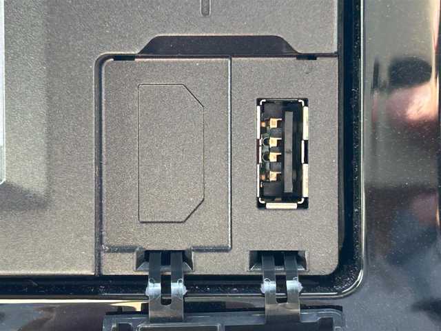 ホンダ Ｎ ＯＮＥ G SS ブラウンスタイルパッケージ 福岡県 2017(平29)年 1.6万km パール ワンオーナー/あんしんパッケージ/Gathers7型ナビ（CD/iPod/AM/FM/ワンセグ）/バックカメラ/LEDヘッドライト/オートライト/シートヒーター/USB入力端子/アイドリングストップ/横滑り防止装置/盗難防止装置/衝突軽減システム/ヒルスタートアシスト機能/スマートキー/ETC/保証書/取扱説明書/カラーコード（NH875PD）パール/ブラウン