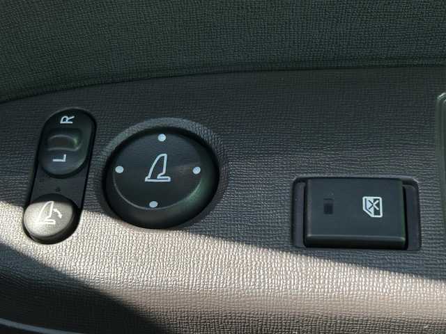 ホンダ Ｎ ＯＮＥ G SS ブラウンスタイルパッケージ 福岡県 2017(平29)年 1.6万km パール ワンオーナー/あんしんパッケージ/Gathers7型ナビ（CD/iPod/AM/FM/ワンセグ）/バックカメラ/LEDヘッドライト/オートライト/シートヒーター/USB入力端子/アイドリングストップ/横滑り防止装置/盗難防止装置/衝突軽減システム/ヒルスタートアシスト機能/スマートキー/ETC/保証書/取扱説明書/カラーコード（NH875PD）パール/ブラウン