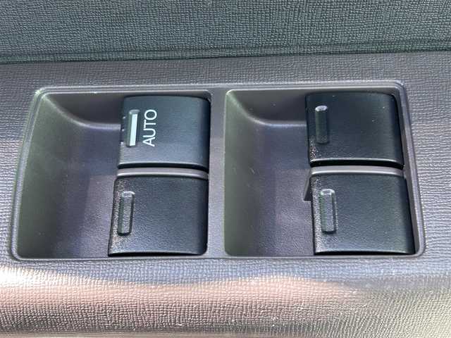 ホンダ Ｎ ＯＮＥ G SS ブラウンスタイルパッケージ 福岡県 2017(平29)年 1.6万km パール ワンオーナー/あんしんパッケージ/Gathers7型ナビ（CD/iPod/AM/FM/ワンセグ）/バックカメラ/LEDヘッドライト/オートライト/シートヒーター/USB入力端子/アイドリングストップ/横滑り防止装置/盗難防止装置/衝突軽減システム/ヒルスタートアシスト機能/スマートキー/ETC/保証書/取扱説明書/カラーコード（NH875PD）パール/ブラウン