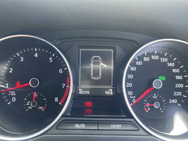 フォルクスワーゲン ポロ TSIコンフォートライン 沖縄県 2015(平27)年 5万km 赤 純正ナビ・ＴＶ・Bluetooth・CD・DVD/バックカメラ/ETC/リモコンキー/ウィンカードアミラー/純正アルミ/オートライト