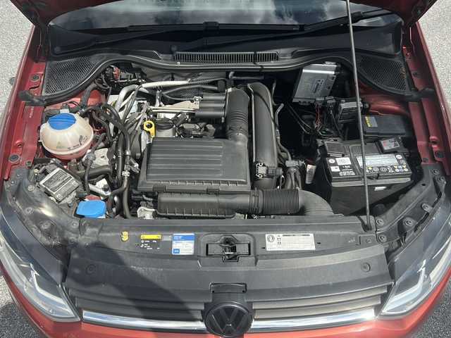 フォルクスワーゲン ポロ TSIコンフォートライン 沖縄県 2015(平27)年 5万km 赤 純正ナビ・ＴＶ・Bluetooth・CD・DVD/バックカメラ/ETC/リモコンキー/ウィンカードアミラー/純正アルミ/オートライト