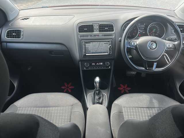 フォルクスワーゲン ポロ TSIコンフォートライン 沖縄県 2015(平27)年 5万km 赤 純正ナビ・ＴＶ・Bluetooth・CD・DVD/バックカメラ/ETC/リモコンキー/ウィンカードアミラー/純正アルミ/オートライト