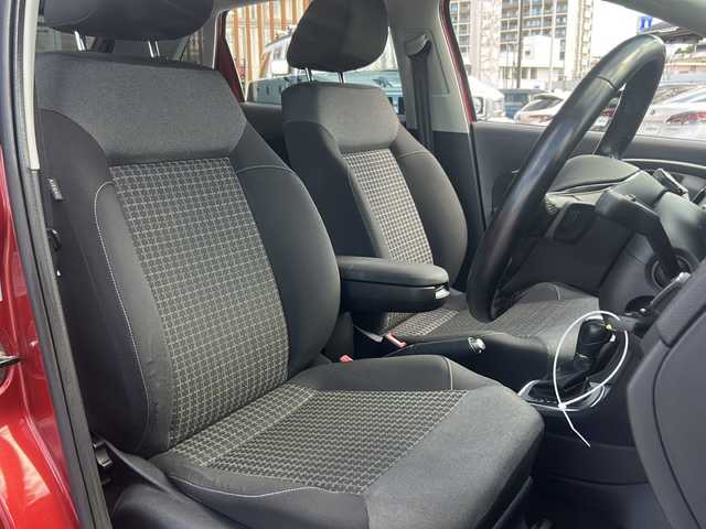 フォルクスワーゲン ポロ TSIコンフォートライン 沖縄県 2015(平27)年 5万km 赤 純正ナビ・ＴＶ・Bluetooth・CD・DVD/バックカメラ/ETC/リモコンキー/ウィンカードアミラー/純正アルミ/オートライト