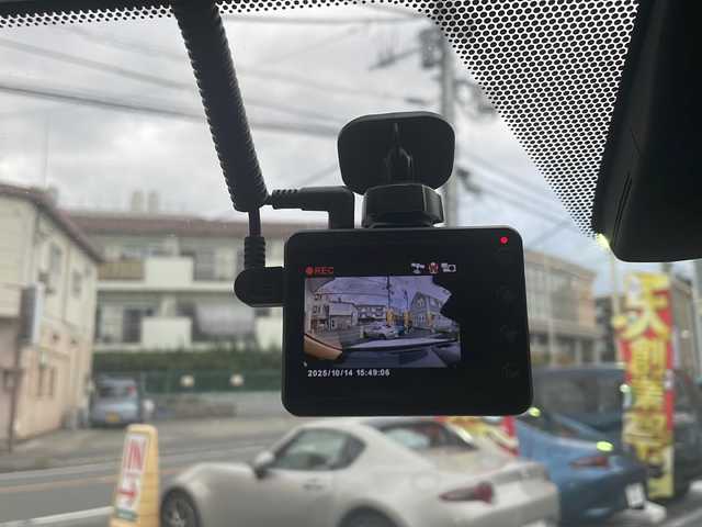 レクサス ＮＸ 250 バージョンL 神奈川県 2023(令5)年 1.6万km ソニッククォーツ ワンオーナー/サンルーフ/純正ナビ【BT/Miracast/フルセグTV】/全方位カメラ/AC100V/100W/ヘッドアップディスプレイ/パドルシフト/置くだけ充電/運転支援/・レーンディパーチャーアラート/・クリアランスソナー/・パーキングサポートブレーキ/・ブラインドスポットモニター/・安心降車アシスト/・リヤクロストラフィックアラート/・リヤカメラディテクション/・プロアクティブドライビングアシスト/・ロードサインアシスト/・レーダークルーズコントロール/電動パーキングブレーキ/オートブレーキホールド/アイドリングストップ/レザーシート(ヘーゼルカラー)/デジタルインナーミラー/前席パワーシート(D席メモリー機能付き)/電動リアゲート/オートマチックハイビーム/LEDオートライト/前後ドライブレコーダー/ビルトインETC2.0/カードキー×１/スペアキー×１/取扱説明書/新車時保証書