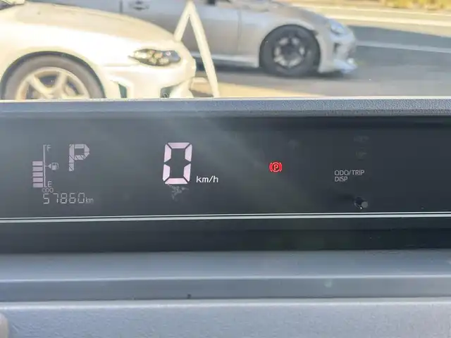 ダイハツ タント カスタム X 熊本県 2019(令1)年 5.8万km マスタードイエローマイカメタリック 純正9インチナビ（NSZN-Y69DS）/【フルセグTV/CD/DVD/Bluetooth】/バックカメラ/両側パワースライドドア/運転席ロングスライドシート/衝突軽減装置/コーナーセンサー/アイドリングストップ/純正15インチAW/前ドライブレコーダー/ビルトインETC/オートライト/電動格納ミラー/プッシュスタート/ステアリングスイッチ/フロアマット/ドアバイザー/横滑り防止/盗難防止装置/保証書/取扱説明書