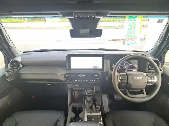 トヨタ ランドクルーザー ２５０ VX 大阪府 2024(令6)年 0.1万km プラチナホワイトパールマイカ /禁煙ワンオーナー//衝突被害軽減ブレーキ//サンルーフ/ルーフレール//純正12.3インチナビ機能付ディスプレイオーディオ//フルセグTV/BT/Miracast/HDMI/タイプC//全方位カメラ・バックカメラ//前後クリアランスソナー//ステアリングスイッチ//パワーバックドア//デジタルインナーミラー//レーンディパーチャーアラート//レーダークルーズコントロール//ブラインドスポットモニター//ビルトインETC2.0//DN席シートヒーター/エアシート//D席パワーシート//ステアリングヒーター//純正18AW//オートハイビーム