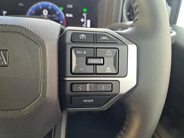 トヨタ ランドクルーザー ２５０ VX 大阪府 2024(令6)年 0.1万km プラチナホワイトパールマイカ /禁煙ワンオーナー//衝突被害軽減ブレーキ//サンルーフ/ルーフレール//純正12.3インチナビ機能付ディスプレイオーディオ//フルセグTV/BT/Miracast/HDMI/タイプC//全方位カメラ・バックカメラ//前後クリアランスソナー//ステアリングスイッチ//パワーバックドア//デジタルインナーミラー//レーンディパーチャーアラート//レーダークルーズコントロール//ブラインドスポットモニター//ビルトインETC2.0//DN席シートヒーター/エアシート//D席パワーシート//ステアリングヒーター//純正18AW//オートハイビーム