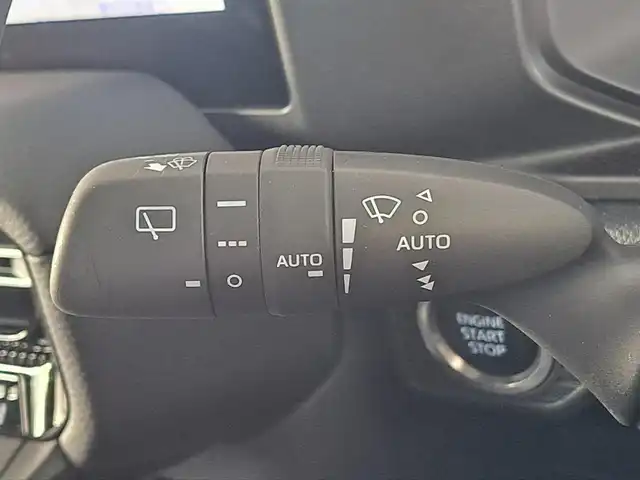 トヨタ ランドクルーザー ２５０ VX 大阪府 2024(令6)年 0.1万km プラチナホワイトパールマイカ /禁煙ワンオーナー//衝突被害軽減ブレーキ//サンルーフ/ルーフレール//純正12.3インチナビ機能付ディスプレイオーディオ//フルセグTV/BT/Miracast/HDMI/タイプC//全方位カメラ・バックカメラ//前後クリアランスソナー//ステアリングスイッチ//パワーバックドア//デジタルインナーミラー//レーンディパーチャーアラート//レーダークルーズコントロール//ブラインドスポットモニター//ビルトインETC2.0//DN席シートヒーター/エアシート//D席パワーシート//ステアリングヒーター//純正18AW//オートハイビーム