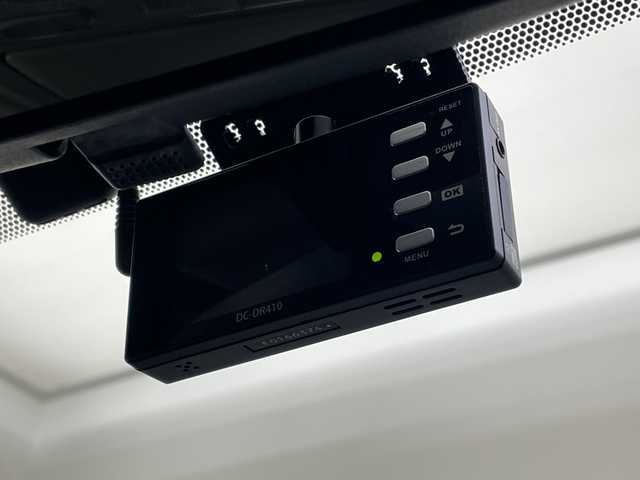 トヨタ エスクァイア ハイブリッド Gi 愛媛県 2015(平27)年 6.6万km ブラック 純正フリップダウンモニター/純正９型ナビ/フルセグTV　Bluetooth　DVD再生/バックカメラ/クルーズコントロール/両側電動スライドドア/レザーシート/クルーズコントロール/ドライブレコーダー/ＥＴＣ/おくだけ充電/シートヒーター/ＬＥＤ