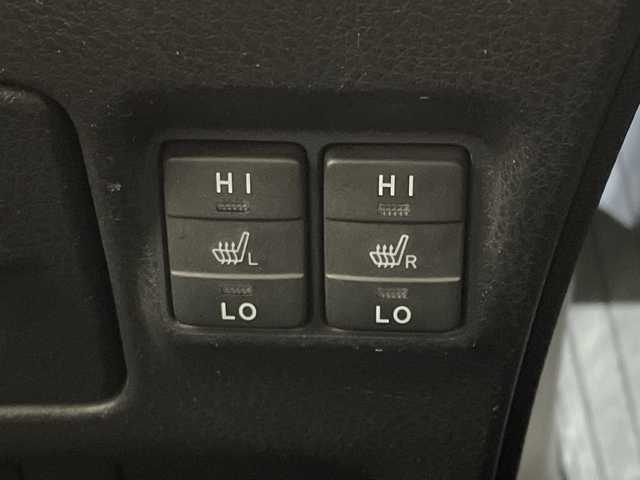 トヨタ エスクァイア ハイブリッド Gi 愛媛県 2015(平27)年 6.6万km ブラック 純正フリップダウンモニター/純正９型ナビ/フルセグTV　Bluetooth　DVD再生/バックカメラ/クルーズコントロール/両側電動スライドドア/レザーシート/クルーズコントロール/ドライブレコーダー/ＥＴＣ/おくだけ充電/シートヒーター/ＬＥＤ