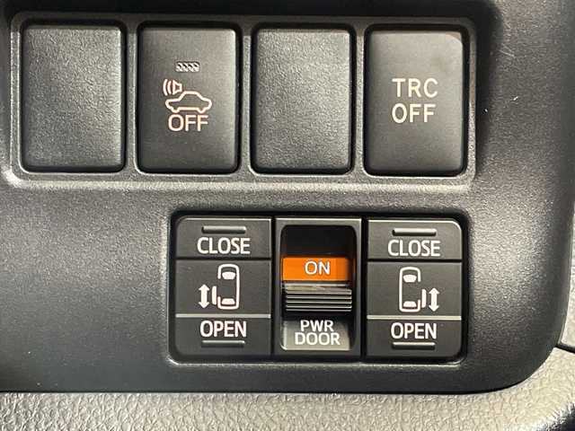 トヨタ エスクァイア ハイブリッド Gi 愛媛県 2015(平27)年 6.6万km ブラック 純正フリップダウンモニター/純正９型ナビ/フルセグTV　Bluetooth　DVD再生/バックカメラ/クルーズコントロール/両側電動スライドドア/レザーシート/クルーズコントロール/ドライブレコーダー/ＥＴＣ/おくだけ充電/シートヒーター/ＬＥＤ