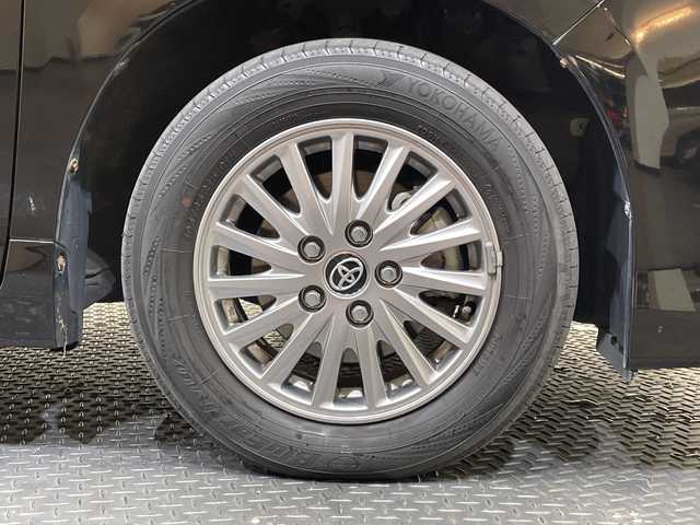 トヨタ エスクァイア ハイブリッド Gi 愛媛県 2015(平27)年 6.6万km ブラック 純正フリップダウンモニター/純正９型ナビ/フルセグTV　Bluetooth　DVD再生/バックカメラ/クルーズコントロール/両側電動スライドドア/レザーシート/クルーズコントロール/ドライブレコーダー/ＥＴＣ/おくだけ充電/シートヒーター/ＬＥＤ