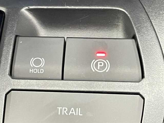 トヨタ ＲＡＶ４ ハイブリッドG 千葉県 2020(令2)年 5.1万km アティチュードブラックマイカ 禁煙車/4WD/トヨタセーフティーセンス/・衝突軽減ブレーキ/・レーンキープアシスト/・追従クルーズコントロール/・横滑り防止装置/・オートハイビーム/・ブラインドスポットモニター/ムーンルーフ/純正9インチSDナビ/フルセグTV/Bluetooth/CD/DVD/SD/ビルトインETC2.0/パワーバックドア/白革シート/シートヒーター/ステアリングヒーター/ヒッチメンバー/純正１８インチアルミ/純正フロアマット・ドアバイザー/プッシュスタート/スマートキー/スペアキー