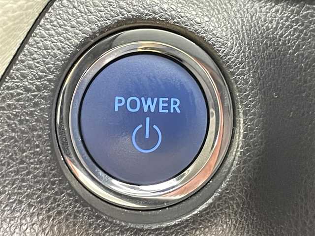 トヨタ ＲＡＶ４ ハイブリッドG 千葉県 2020(令2)年 5.1万km アティチュードブラックマイカ 禁煙車/4WD/トヨタセーフティーセンス/・衝突軽減ブレーキ/・レーンキープアシスト/・追従クルーズコントロール/・横滑り防止装置/・オートハイビーム/・ブラインドスポットモニター/ムーンルーフ/純正9インチSDナビ/フルセグTV/Bluetooth/CD/DVD/SD/ビルトインETC2.0/パワーバックドア/白革シート/シートヒーター/ステアリングヒーター/ヒッチメンバー/純正１８インチアルミ/純正フロアマット・ドアバイザー/プッシュスタート/スマートキー/スペアキー