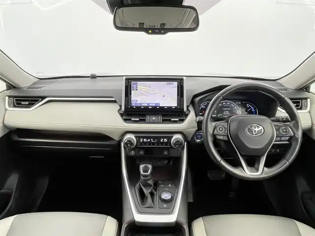 トヨタ ＲＡＶ４ ハイブリッドG 千葉県 2020(令2)年 5.1万km アティチュードブラックマイカ 禁煙車/4WD/トヨタセーフティーセンス/・衝突軽減ブレーキ/・レーンキープアシスト/・追従クルーズコントロール/・横滑り防止装置/・オートハイビーム/・ブラインドスポットモニター/ムーンルーフ/純正9インチSDナビ/フルセグTV/Bluetooth/CD/DVD/SD/ビルトインETC2.0/パワーバックドア/白革シート/シートヒーター/ステアリングヒーター/ヒッチメンバー/純正１８インチアルミ/純正フロアマット・ドアバイザー/プッシュスタート/スマートキー/スペアキー