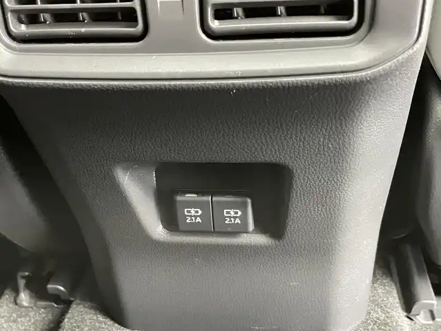 トヨタ ＲＡＶ４ ハイブリッドG 千葉県 2020(令2)年 5.1万km アティチュードブラックマイカ 禁煙車/4WD/トヨタセーフティーセンス/・衝突軽減ブレーキ/・レーンキープアシスト/・追従クルーズコントロール/・横滑り防止装置/・オートハイビーム/・ブラインドスポットモニター/ムーンルーフ/純正9インチSDナビ/フルセグTV/Bluetooth/CD/DVD/SD/ビルトインETC2.0/パワーバックドア/白革シート/シートヒーター/ステアリングヒーター/ヒッチメンバー/純正１８インチアルミ/純正フロアマット・ドアバイザー/プッシュスタート/スマートキー/スペアキー