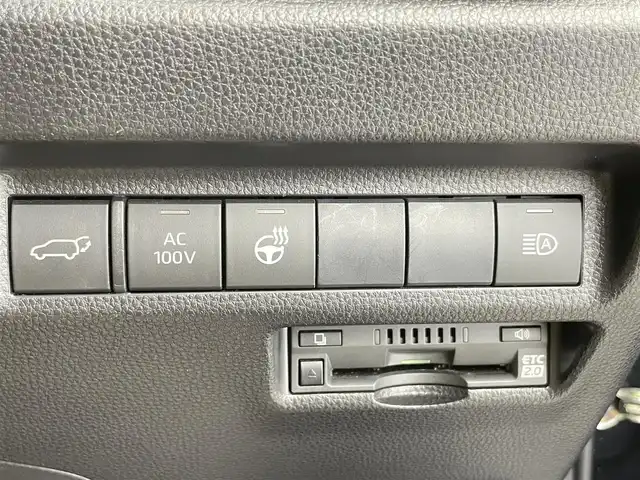 トヨタ ＲＡＶ４ ハイブリッドG 千葉県 2020(令2)年 5.1万km アティチュードブラックマイカ 禁煙車/4WD/トヨタセーフティーセンス/・衝突軽減ブレーキ/・レーンキープアシスト/・追従クルーズコントロール/・横滑り防止装置/・オートハイビーム/・ブラインドスポットモニター/ムーンルーフ/純正9インチSDナビ/フルセグTV/Bluetooth/CD/DVD/SD/ビルトインETC2.0/パワーバックドア/白革シート/シートヒーター/ステアリングヒーター/ヒッチメンバー/純正１８インチアルミ/純正フロアマット・ドアバイザー/プッシュスタート/スマートキー/スペアキー