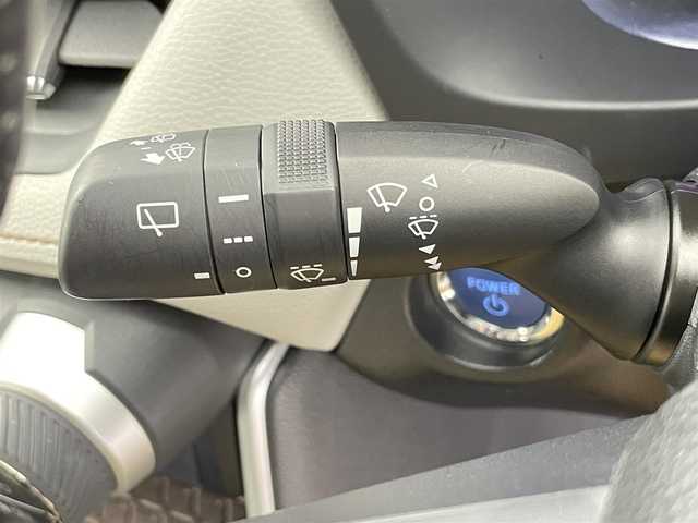 トヨタ ＲＡＶ４ ハイブリッドG 千葉県 2020(令2)年 5.1万km アティチュードブラックマイカ 禁煙車/4WD/トヨタセーフティーセンス/・衝突軽減ブレーキ/・レーンキープアシスト/・追従クルーズコントロール/・横滑り防止装置/・オートハイビーム/・ブラインドスポットモニター/ムーンルーフ/純正9インチSDナビ/フルセグTV/Bluetooth/CD/DVD/SD/ビルトインETC2.0/パワーバックドア/白革シート/シートヒーター/ステアリングヒーター/ヒッチメンバー/純正１８インチアルミ/純正フロアマット・ドアバイザー/プッシュスタート/スマートキー/スペアキー