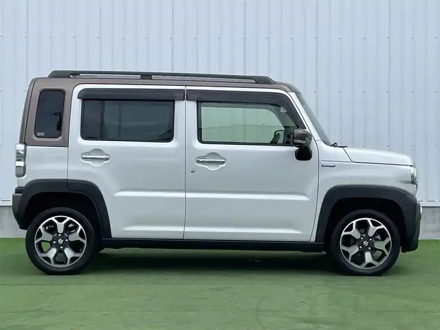 スズキ ハスラー Jスタイル Ⅱ ターボ 香川県 2022(令4)年 2.4万km ピュアホワイトパール/ウッディブラウン2トーンルーフ 純正ナビ/→AM/FM/CD/DVD/Bluetooth/フルセグTV/全方位カメラ/シートヒーター/レーダークルーズコントロール/レーンキープアシスト/プッシュスタート/アイドリングストップ/衝突軽減ブレーキ/ETC/パドルシフト/革巻きステアリング/LEDヘッドライト/オートライト/ステアリングスイッチ