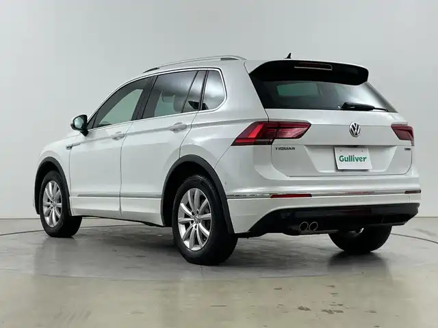 フォルクスワーゲン ティグアン TDI 4モーション Rライン 道央・札幌 2018(平30)年 9.3万km オリックスホワイトパールエフェクト ・4WD/ディーゼルターボ/サンルーフ/・オールインセーフティ/・9.2インチメーカー純正ナビ/・BT/CD/SD/USB(AppleCarPlay/AndroidAuto)/・360°ビューカメラ/・アダプティブクルーズコントロール/・パワーバックドア/・LEDオートライト/フォグランプ/・ヘッドアップディスプレイ/・レザーシート/シートヒーター/パワーシート/・アイドリングストップ/・スマートキー×2/・ETC2.0/・ドライブレコーダー前方/・純正AW付きサマータイヤ積込