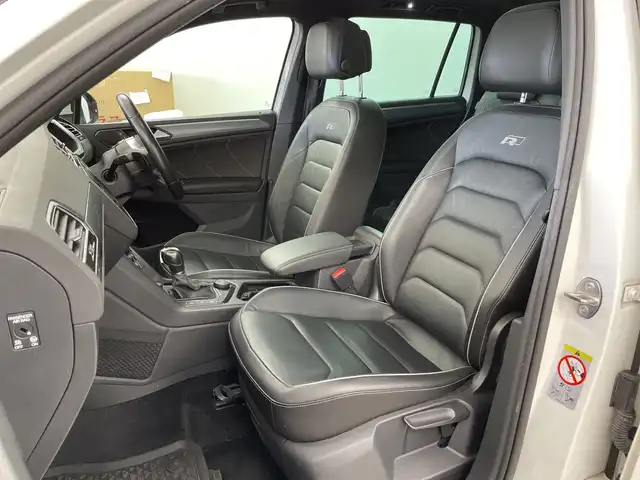 フォルクスワーゲン ティグアン TDI 4モーション Rライン 道央・札幌 2018(平30)年 9.3万km オリックスホワイトパールエフェクト ・4WD/ディーゼルターボ/サンルーフ/・オールインセーフティ/・9.2インチメーカー純正ナビ/・BT/CD/SD/USB(AppleCarPlay/AndroidAuto)/・360°ビューカメラ/・アダプティブクルーズコントロール/・パワーバックドア/・LEDオートライト/フォグランプ/・ヘッドアップディスプレイ/・レザーシート/シートヒーター/パワーシート/・アイドリングストップ/・スマートキー×2/・ETC2.0/・ドライブレコーダー前方/・純正AW付きサマータイヤ積込