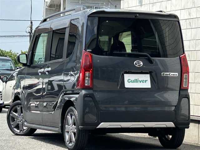 ダイハツ タント ファンクロスターボ 埼玉県 2022(令4)年 0.9万km クロムグレーメタリック メーカーオプション純正ナビ/AM/FM/Bluetooth/バックカメラ/ドライブレコーダー/両側パワースライドドア/スマートアシスト/横滑り防止/衝突回避支援ブレーキ機能/前後クリアランスソナー/前席シートヒーター/純正フロアマット/プッシュスタート/ルーフレール/LEDヘッドライト/フォグライト/スマートキー/スペアキー