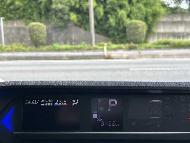 ダイハツ タント ファンクロスターボ 埼玉県 2022(令4)年 0.9万km クロムグレーメタリック メーカーオプション純正ナビ/AM/FM/Bluetooth/バックカメラ/ドライブレコーダー/両側パワースライドドア/スマートアシスト/横滑り防止/衝突回避支援ブレーキ機能/前後クリアランスソナー/前席シートヒーター/純正フロアマット/プッシュスタート/ルーフレール/LEDヘッドライト/フォグライト/スマートキー/スペアキー