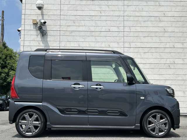 ダイハツ タント ファンクロスターボ 埼玉県 2022(令4)年 0.9万km クロムグレーメタリック メーカーオプション純正ナビ/AM/FM/Bluetooth/バックカメラ/ドライブレコーダー/両側パワースライドドア/スマートアシスト/横滑り防止/衝突回避支援ブレーキ機能/前後クリアランスソナー/前席シートヒーター/純正フロアマット/プッシュスタート/ルーフレール/LEDヘッドライト/フォグライト/スマートキー/スペアキー
