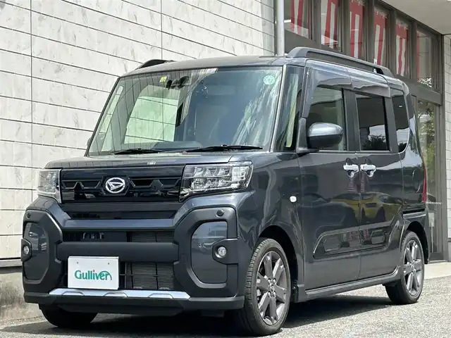 ダイハツ タント ファンクロスターボ 埼玉県 2022(令4)年 0.9万km クロムグレーメタリック メーカーオプション純正ナビ/AM/FM/Bluetooth/バックカメラ/ドライブレコーダー/両側パワースライドドア/スマートアシスト/横滑り防止/衝突回避支援ブレーキ機能/前後クリアランスソナー/前席シートヒーター/純正フロアマット/プッシュスタート/ルーフレール/LEDヘッドライト/フォグライト/スマートキー/スペアキー