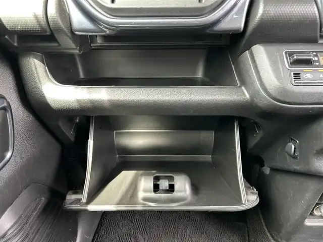 スズキ ハスラー Jスタイル ターボ 長崎県 2021(令3)年 2.7万km ピュアホワイトパール/ガンメタリック2トーン ワンオーナー/純正ナビ（9インチ）/・Bluetoothオーディオ/USBオーディオ/・Apple CarPlay/AndroidAuto/・フルセグTV/DVD/全方位モニター/セーフティサポート/・レーンキープアシスト/・アダプティブクルーズコントロール/シートヒーター（前席）/純正１５インチアルミ/LEDヘッドランプ/・オートライト/オートマチックハイビーム/J STYLEエンブレム（バックドア）/ビルトインETC/シートバックテーブル/ステアリングリモコン/スマートキー/純正シートカバー/取扱説明書/保証書/スペアキー1本