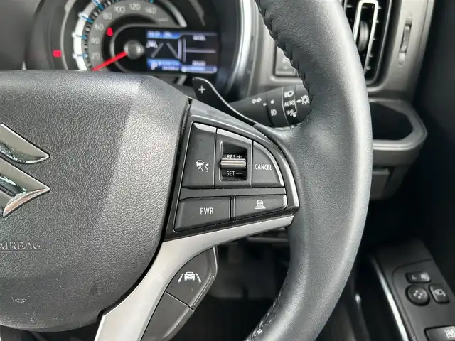 スズキ ハスラー Jスタイル ターボ 長崎県 2021(令3)年 2.7万km ピュアホワイトパール/ガンメタリック2トーン ワンオーナー/純正ナビ（9インチ）/・Bluetoothオーディオ/USBオーディオ/・Apple CarPlay/AndroidAuto/・フルセグTV/DVD/全方位モニター/セーフティサポート/・レーンキープアシスト/・アダプティブクルーズコントロール/シートヒーター（前席）/純正１５インチアルミ/LEDヘッドランプ/・オートライト/オートマチックハイビーム/J STYLEエンブレム（バックドア）/ビルトインETC/シートバックテーブル/ステアリングリモコン/スマートキー/純正シートカバー/取扱説明書/保証書/スペアキー1本