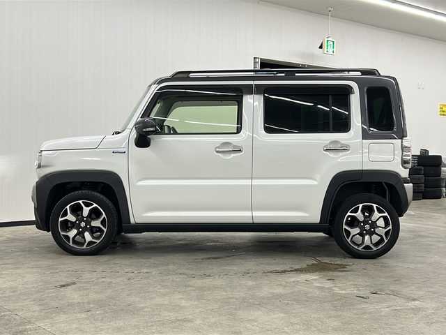スズキ ハスラー Jスタイル ターボ 長崎県 2021(令3)年 2.7万km ピュアホワイトパール/ガンメタリック2トーン ワンオーナー/純正ナビ（9インチ）/・Bluetoothオーディオ/USBオーディオ/・Apple CarPlay/AndroidAuto/・フルセグTV/DVD/全方位モニター/セーフティサポート/・レーンキープアシスト/・アダプティブクルーズコントロール/シートヒーター（前席）/純正１５インチアルミ/LEDヘッドランプ/・オートライト/オートマチックハイビーム/J STYLEエンブレム（バックドア）/ビルトインETC/シートバックテーブル/ステアリングリモコン/スマートキー/純正シートカバー/取扱説明書/保証書/スペアキー1本