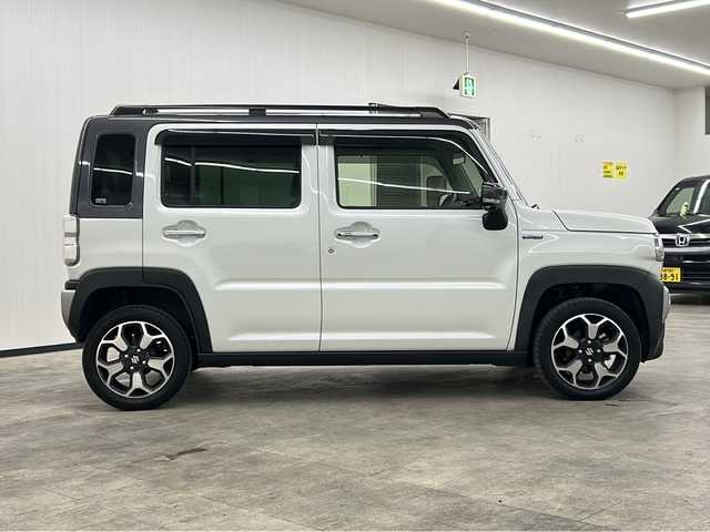 スズキ ハスラー Jスタイル ターボ 長崎県 2021(令3)年 2.7万km ピュアホワイトパール/ガンメタリック2トーン ワンオーナー/純正ナビ（9インチ）/・Bluetoothオーディオ/USBオーディオ/・Apple CarPlay/AndroidAuto/・フルセグTV/DVD/全方位モニター/セーフティサポート/・レーンキープアシスト/・アダプティブクルーズコントロール/シートヒーター（前席）/純正１５インチアルミ/LEDヘッドランプ/・オートライト/オートマチックハイビーム/J STYLEエンブレム（バックドア）/ビルトインETC/シートバックテーブル/ステアリングリモコン/スマートキー/純正シートカバー/取扱説明書/保証書/スペアキー1本