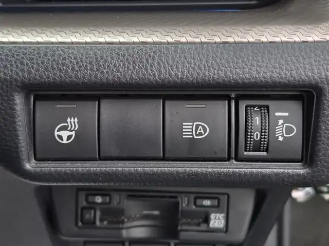 トヨタ プリウス U 鹿児島県 2023(令5)年 4.3万km アティチュードブラックマイカ パノラミックビューモニター　/レーダークルーズコントロール　/前後ドライブレコーダー（純正ＯＰ）　/ビルトインＥＴＣ２．０　/ステアリングヒーター　/Ｄ＋Ｎ席シートヒーター　/純正メモリーナビ　/バックカメラ/前後コーナーセンサー/Bluetoothオーディオ/プッシュスタート/スマートキー