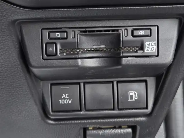 トヨタ プリウス U 鹿児島県 2023(令5)年 4.3万km アティチュードブラックマイカ パノラミックビューモニター　/レーダークルーズコントロール　/前後ドライブレコーダー（純正ＯＰ）　/ビルトインＥＴＣ２．０　/ステアリングヒーター　/Ｄ＋Ｎ席シートヒーター　/純正メモリーナビ　/バックカメラ/前後コーナーセンサー/Bluetoothオーディオ/プッシュスタート/スマートキー