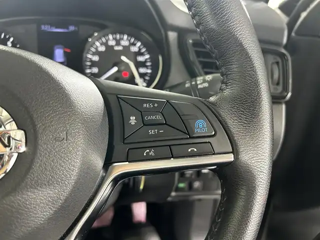 日産 エクストレイル 20Xi 佐賀県 2019(平31)年 3.5万km ブリリアントホワイトパール 純正9型ナビ/AM/FM/フルセグTV/CD/DVD/Bluetooth/AUX/USB/インテリジェントアラウンドビューモニター/プロパイロット/レーダークルーズコントロール/エマージェンシーブレーキ/レーンディパーチャーワーニング/インテリジェントルームミラー/アイドリングストップ/ドライブレコーダー/パワーバックドア/ETC/電子パーキング/オートホールド/クイックコンフォート/LEDヘッドライト/オートマチックハイビーム/フォグランプ/純正18インチアルミホイール/フロアマット/ドアバイザー/スペアキー