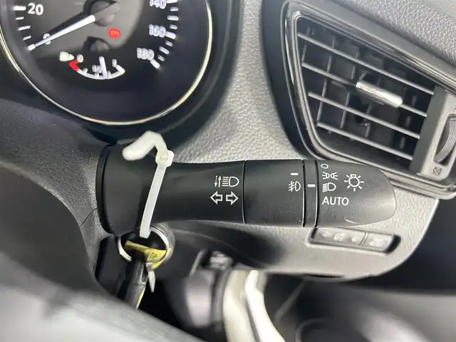 日産 エクストレイル 20Xi 佐賀県 2019(平31)年 3.5万km ブリリアントホワイトパール 純正9型ナビ/AM/FM/フルセグTV/CD/DVD/Bluetooth/AUX/USB/インテリジェントアラウンドビューモニター/プロパイロット/レーダークルーズコントロール/エマージェンシーブレーキ/レーンディパーチャーワーニング/インテリジェントルームミラー/アイドリングストップ/ドライブレコーダー/パワーバックドア/ETC/電子パーキング/オートホールド/クイックコンフォート/LEDヘッドライト/オートマチックハイビーム/フォグランプ/純正18インチアルミホイール/フロアマット/ドアバイザー/スペアキー