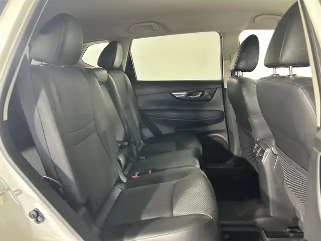 日産 エクストレイル 20Xi 佐賀県 2019(平31)年 3.5万km ブリリアントホワイトパール 純正9型ナビ/AM/FM/フルセグTV/CD/DVD/Bluetooth/AUX/USB/インテリジェントアラウンドビューモニター/プロパイロット/レーダークルーズコントロール/エマージェンシーブレーキ/レーンディパーチャーワーニング/インテリジェントルームミラー/アイドリングストップ/ドライブレコーダー/パワーバックドア/ETC/電子パーキング/オートホールド/クイックコンフォート/LEDヘッドライト/オートマチックハイビーム/フォグランプ/純正18インチアルミホイール/フロアマット/ドアバイザー/スペアキー