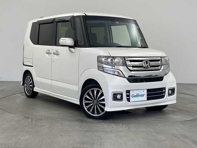 ホンダ Ｎ ＢＯＸ カスタム G ターボ Lパッケージ 兵庫県 2016(平28)年 5.7万km プレミアムホワイトパールⅡ ・純正ナビ/Bluetooth/TV/CD/DVD/・バックカメラ/・クルーズコントロール/・ハーフレザーシート/・シートバックテーブル/・純正フロアマット/・両側パワースライドドア/・ステアリングリモコン/・パドルシフト/・HIDライト/・純正15インチアルミホイール/・プラズマクラスター/・ビルトインETC/・純正前方ドライブレコーダー/・ルーフコンソール/・プッシュスタートボタン/・スマートキー