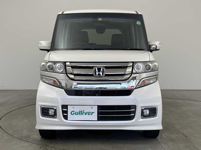 ホンダ Ｎ ＢＯＸ カスタム G ターボ Lパッケージ 兵庫県 2016(平28)年 5.7万km プレミアムホワイトパールⅡ ・純正ナビ/Bluetooth/TV/CD/DVD/・バックカメラ/・クルーズコントロール/・ハーフレザーシート/・シートバックテーブル/・純正フロアマット/・両側パワースライドドア/・ステアリングリモコン/・パドルシフト/・HIDライト/・純正15インチアルミホイール/・プラズマクラスター/・ビルトインETC/・純正前方ドライブレコーダー/・ルーフコンソール/・プッシュスタートボタン/・スマートキー