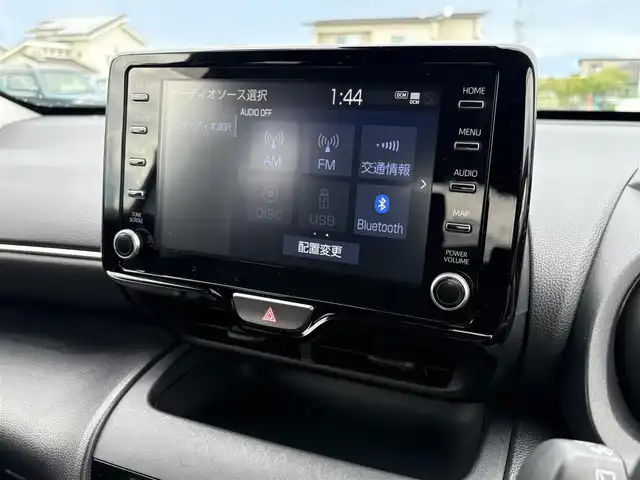 トヨタ ヤリスクロス ハイブリッド G 大分県 2021(令3)年 5.1万km ホワイトパールクリスタルシャイン ・8インチメーカナビ/(BT/USB/AppleCarPlay)/・全方位カメラ/・ステアリングヒーター/・レーダークルーズコントロール/・レーンキープアシスト/・プリクラッシュセーフティ/・クリアランスソナー/・リアトラフィックモニター/・プッシュスタート/・シートヒーター/・ドライブレコーダー/・純正LEDヘッドライト/・オートライト/・オートマチックハイビーム/・ビルトインETC/純正フロアマット