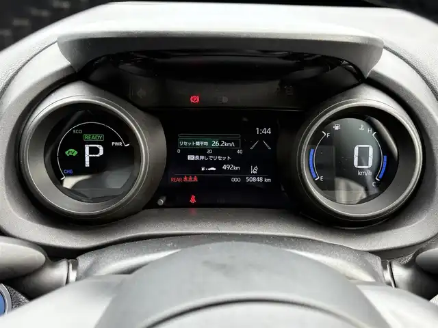 トヨタ ヤリスクロス ハイブリッド G 大分県 2021(令3)年 5.1万km ホワイトパールクリスタルシャイン ・8インチメーカナビ/(BT/USB/AppleCarPlay)/・全方位カメラ/・ステアリングヒーター/・レーダークルーズコントロール/・レーンキープアシスト/・プリクラッシュセーフティ/・クリアランスソナー/・リアトラフィックモニター/・プッシュスタート/・シートヒーター/・ドライブレコーダー/・純正LEDヘッドライト/・オートライト/・オートマチックハイビーム/・ビルトインETC/純正フロアマット