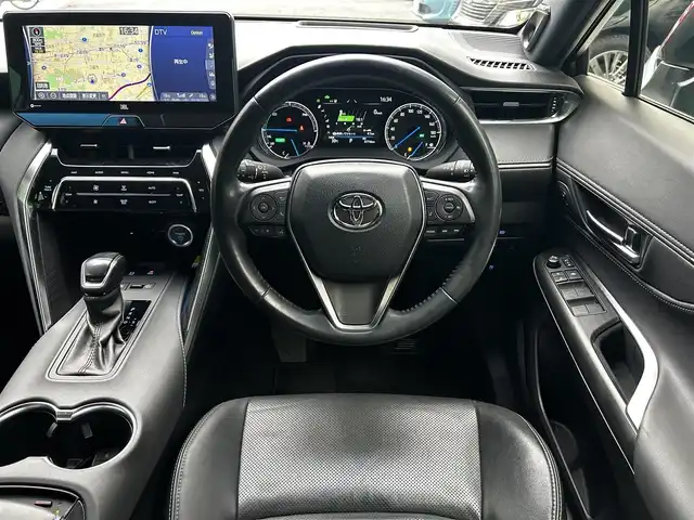 トヨタ ハリアー ハイブリッド Z レザーパッケージ 東京都 2020(令2)年 3.8万km センシュアルレッドマイカ ワンオーナー/純正SDナビ/（フルセグ/AM/FM/BT/USB）/JBLプレミアムサウンドシステム/セーフティセンス/・プリクラッシュセーフティ/・レーントレーシングアシスト/・レーダークルーズコントロール/・アダプティブハイビームシステム/ブラインドスポットモニター/パーキングサポートブレーキ/ヘッドアップディスプレイ/デジタルインナーミラー/おくだけ充電/ステアリングヒーター/レザーシート/前席解熱温熱シート/純正19インチホイール/ETC/スペアキー×1/新車時保証書/記録簿/取扱説明書