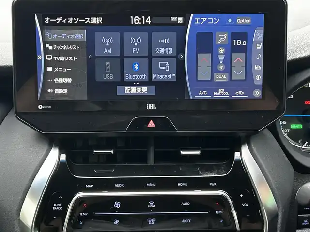 トヨタ ハリアー ハイブリッド Z レザーパッケージ 東京都 2020(令2)年 3.8万km センシュアルレッドマイカ ワンオーナー/純正SDナビ/（フルセグ/AM/FM/BT/USB）/JBLプレミアムサウンドシステム/セーフティセンス/・プリクラッシュセーフティ/・レーントレーシングアシスト/・レーダークルーズコントロール/・アダプティブハイビームシステム/ブラインドスポットモニター/パーキングサポートブレーキ/ヘッドアップディスプレイ/デジタルインナーミラー/おくだけ充電/ステアリングヒーター/レザーシート/前席解熱温熱シート/純正19インチホイール/ETC/スペアキー×1/新車時保証書/記録簿/取扱説明書