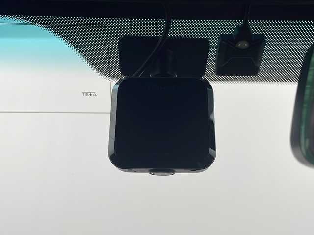 トヨタ ８６ 埼玉県 2012(平24)年 6.4万km パール 純正ナビ（AM　FM　CD　DVD　USB　Bluetooth　フルセグ）/前方ドライブレコーダー/ETC/パドルシフト/プッシュスタート/ドライブモードセレクト/前席シートヒーター/フロントフォグランプ/純正フロアマット/純正アルミホイール/盗難防止装置/横滑り防止装置/オートライト/アルミペダル