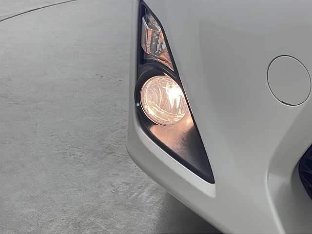 トヨタ ８６ 埼玉県 2012(平24)年 6.4万km パール 純正ナビ（AM　FM　CD　DVD　USB　Bluetooth　フルセグ）/前方ドライブレコーダー/ETC/パドルシフト/プッシュスタート/ドライブモードセレクト/前席シートヒーター/フロントフォグランプ/純正フロアマット/純正アルミホイール/盗難防止装置/横滑り防止装置/オートライト/アルミペダル