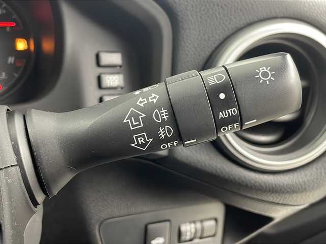 トヨタ ８６ 埼玉県 2012(平24)年 6.4万km パール 純正ナビ（AM　FM　CD　DVD　USB　Bluetooth　フルセグ）/前方ドライブレコーダー/ETC/パドルシフト/プッシュスタート/ドライブモードセレクト/前席シートヒーター/フロントフォグランプ/純正フロアマット/純正アルミホイール/盗難防止装置/横滑り防止装置/オートライト/アルミペダル
