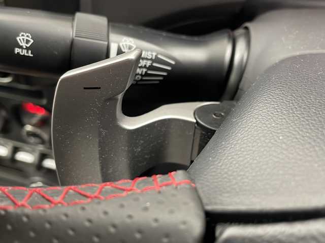 トヨタ ８６ 埼玉県 2012(平24)年 6.4万km パール 純正ナビ（AM　FM　CD　DVD　USB　Bluetooth　フルセグ）/前方ドライブレコーダー/ETC/パドルシフト/プッシュスタート/ドライブモードセレクト/前席シートヒーター/フロントフォグランプ/純正フロアマット/純正アルミホイール/盗難防止装置/横滑り防止装置/オートライト/アルミペダル